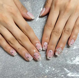 ネイル VIERU 🌈🎀💖のネイルデザイン