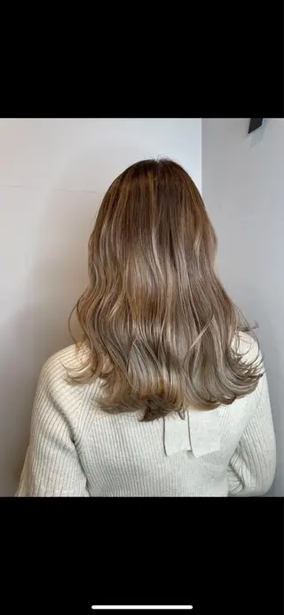 ミディアム カラー ブリーチ👩🦳/ ✂︎MANAMIのヘアスタイル