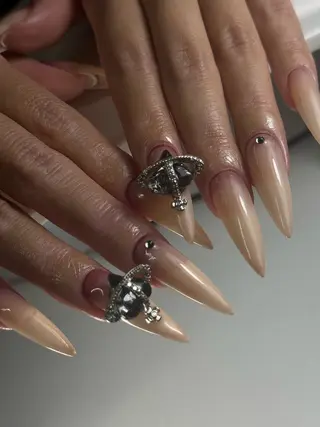 ネイル Nail Salon L'arc所属・💊大阪/心斎橋 moni🧠のネイルデザイン