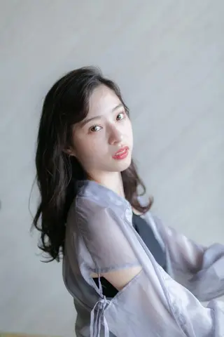 セミロング 中谷 千鶴 ◎ブリーチカラー得意のヘアスタイル