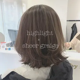 ミディアム カラー ぱつっとボブ/ 小野あかねのヘアスタイル