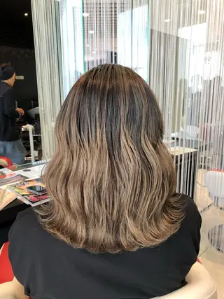 ミディアム カラー ヘアアレンジ 大塚 貴之のヘアスタイル