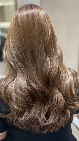 ロング 韓国風レイヤーカラー ライムのヘアスタイル