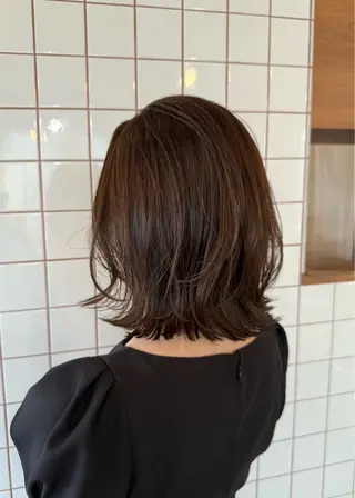 ミディアム カラー TRENCH 相澤 果歩のヘアスタイル