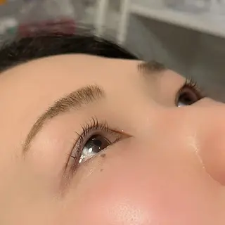 マツエク・マツパ まつ毛パーマとカラー 二刀流🥰岩崎夏実のヘアスタイル