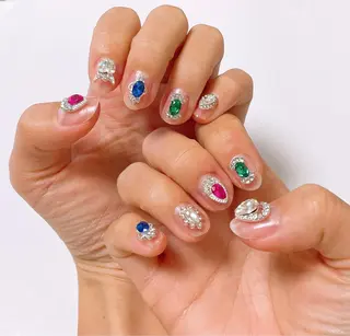 ネイル VIERU 🌈🎀💖のネイルデザイン