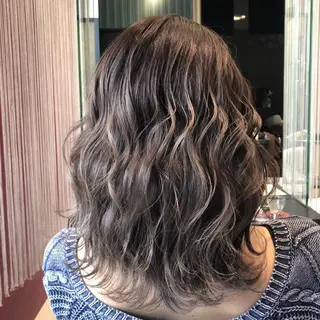 ミディアム カラー ヘアアレンジ 大塚 貴之のヘアスタイル