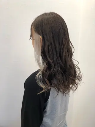 カラー ツノガイ エリのヘアスタイル