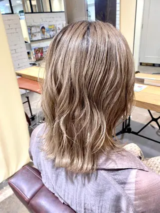 カラー 前田 輝のヘアスタイル