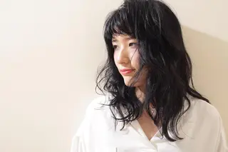 ミディアム セミロング カラー タジマ ヤスヒサのヘアスタイル