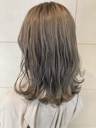 セミロング タカツド ユウキのヘアスタイル