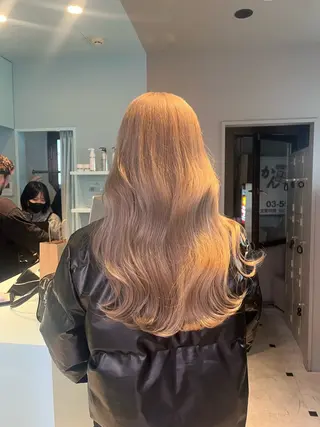 ロング カラー ブリーチカラー 🩵MIZUKIのヘアスタイル