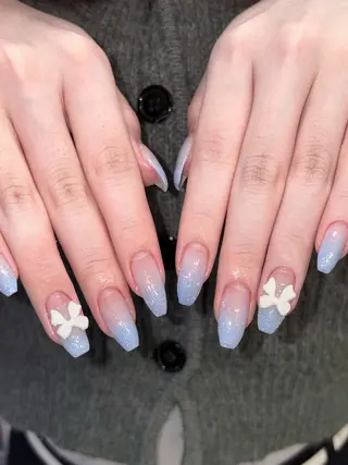 ネイル さゆり￤推しキャラ ￤ロングネイル🩷のネイルデザイン