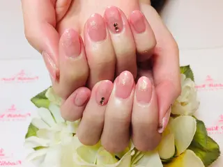 ネイル ネイルリボン 受付スタッフのネイルデザイン