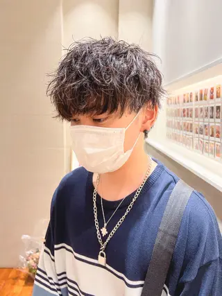 ショート パーマ メンズ メンズカット曲がる 縮毛矯正佐々木タクマのヘアスタイル