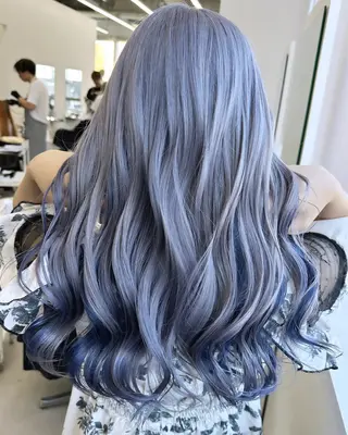 ロング カラー ヘアアレンジ 原宿ハイトーンカラー 🌼みるい🌼のヘアスタイル