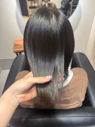 ショート NAVY 橋本心 縮毛矯正のヘアスタイル