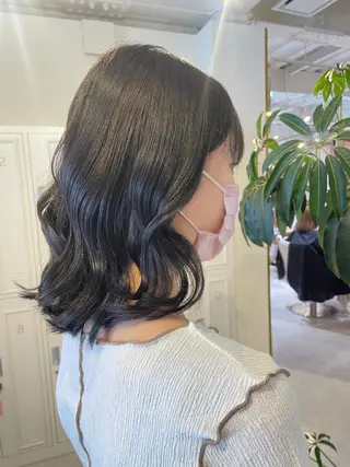 ミディアム カラー 和田 真依のヘアスタイル