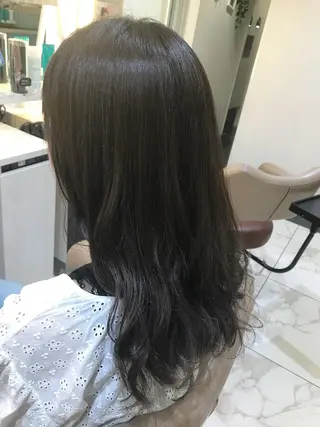 ロング カラー 清藤綾/脱白髪染め 白髪ぼかしハイライトのヘアスタイル