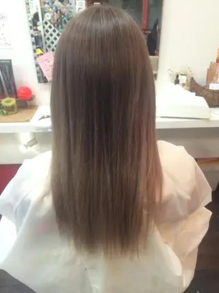 ミディアム カラー 岩谷/ブリーチ 🪽透明感カラーのヘアスタイル