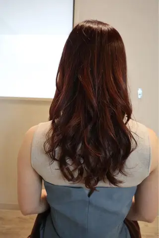 セミロング 岩間 祐佳のヘアスタイル