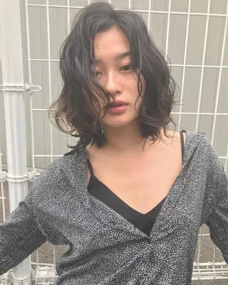 ミディアム カラー パーマ 🍋透け感カラー🍃 オリーブ🍐Kahoのヘアスタイル