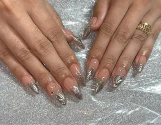 ネイル VIERU 🌈🎀💖のネイルデザイン