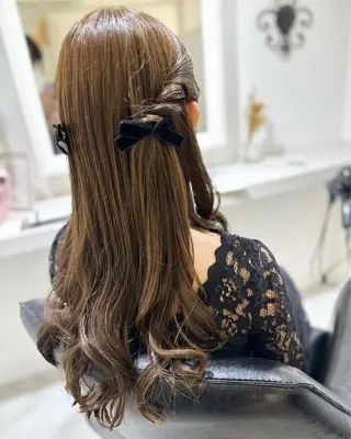 ロング カラー ヘアアレンジ 荒木 ひろかのヘアスタイル