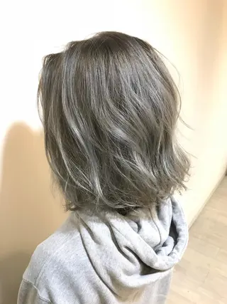 ショート カラー Miru by INCE HAIRのヘアスタイル