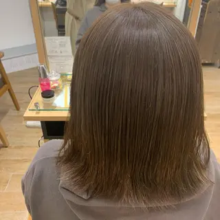 ミディアム レイヤーカット 🌿透け感カラーのヘアスタイル