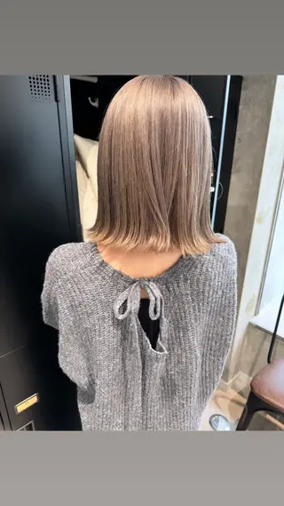 ミディアム カラー パーマ ヘアアレンジ ハイトーン特化🤍 浦住のヘアスタイル