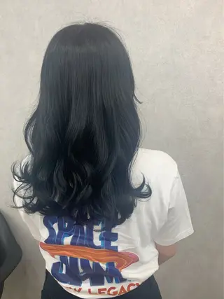 セミロング カラー ハイトーン・ブリーチ ムラ修正　八須　錬のヘアスタイル