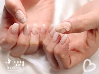 ネイル 内 奈美のネイルデザイン