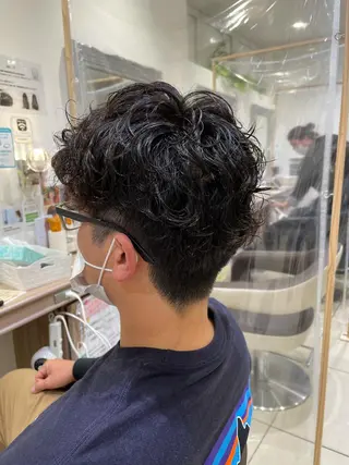ショート パーマ 比嘉 龍佑のヘアスタイル