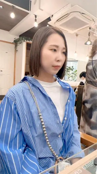 ミディアム カラー パーマ ヘアアレンジ メンズ キッズ ネイル マツエク・マツパ アイブロウ レイヤーカット／顔周 りカット/縮毛矯正のヘアスタイル