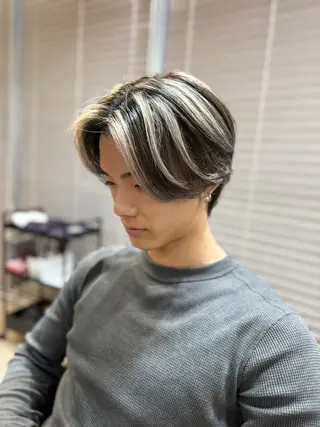 ショート 山影✨バレイヤージュ ハイライト✨メンズ◎のヘアスタイル