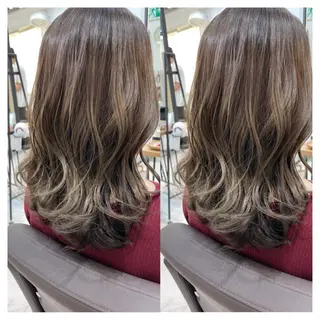 ミディアム カラー 村山 茉衣のヘアスタイル
