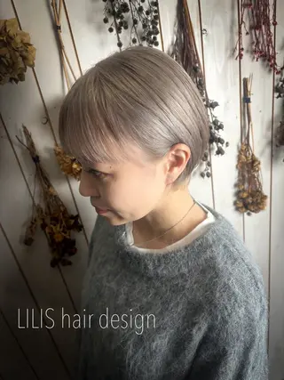 ショート カラー LILIS hair designのヘアスタイル