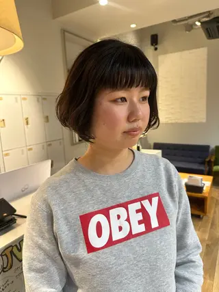 ショート パーマ 塩澤 榛奈のヘアスタイル