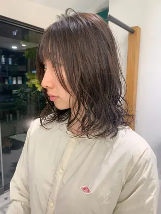 パーマ なのは\透け感カラー \レイヤーカットのヘアスタイル