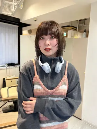 セミロング デザイン🥇複雑履歴 ハイトーン特化のヘアスタイル