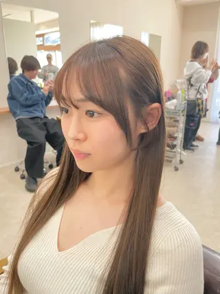 ロング 鈴木 梨瑚のヘアスタイル