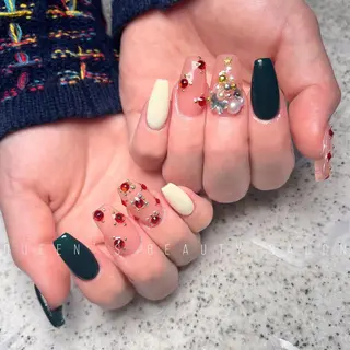 ネイル Queens 榊 まおのネイルデザイン