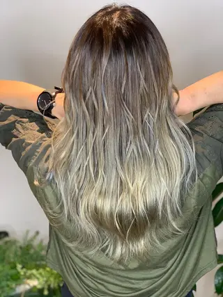 ミディアム カラー カラーと言ったら SAWARAのヘアスタイル
