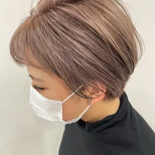 ショート カラー UMEDA FIGAROのヘアスタイル