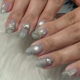 ネイル LAVISH nanamiのネイルデザイン