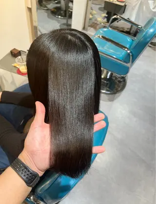 セミロング 必ず笑顔で帰っていた だきます！安田祐貴のヘアスタイル