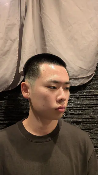 ショート 髙司 哲伸のヘアスタイル