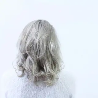 ミディアム カラー ライブトレア YOSHIKIのヘアスタイル