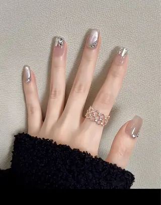 ネイル 長さ出し専門 パーツのネイルデザイン